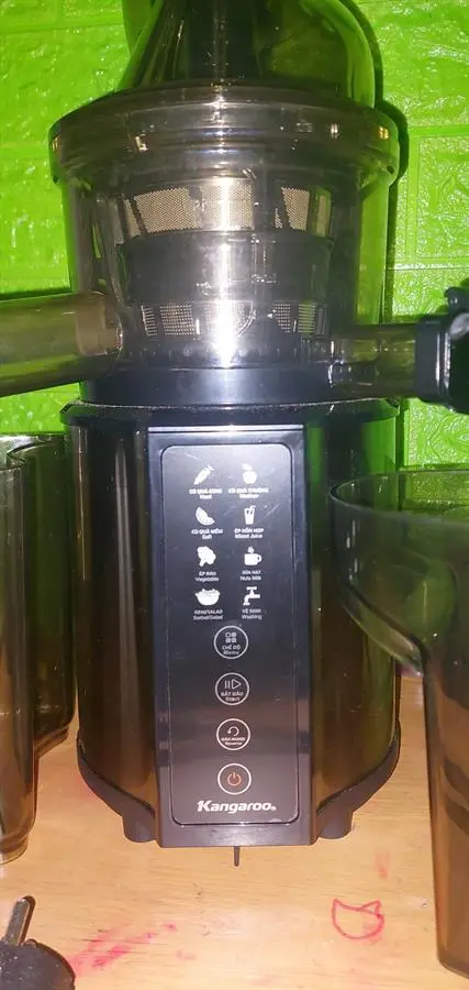 Khách hàng review Máy ép chậm Kangaroo KG200SJD2 3