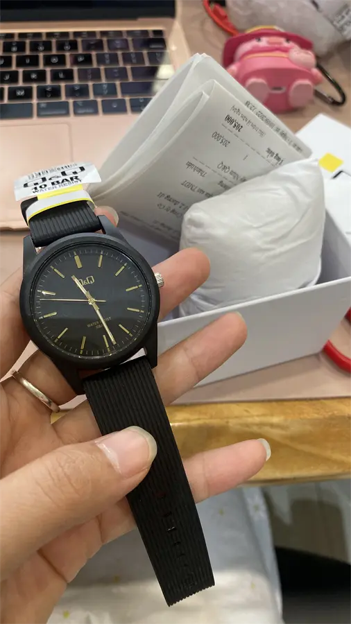Khách hàng review Đồng hồ Q 7