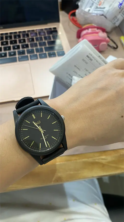 Khách hàng review Đồng hồ Q 11