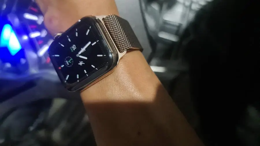 Khách hàng review Đồng hồ thông minh Apple Watch S5 LTE 40mm viền thép dây thép 1