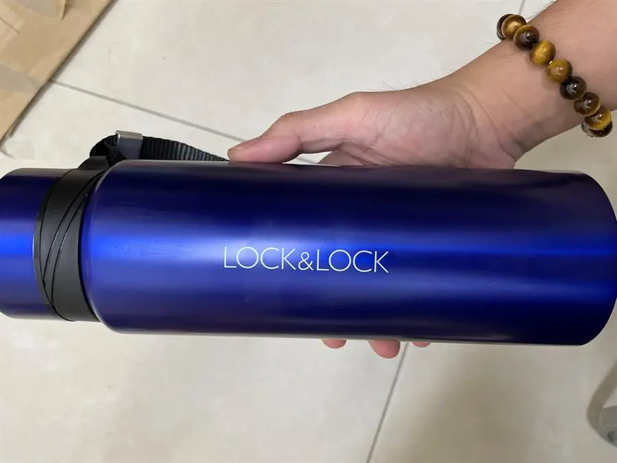 Khách hàng review Bình giữ nhiệt inox 800 ml Lock 2