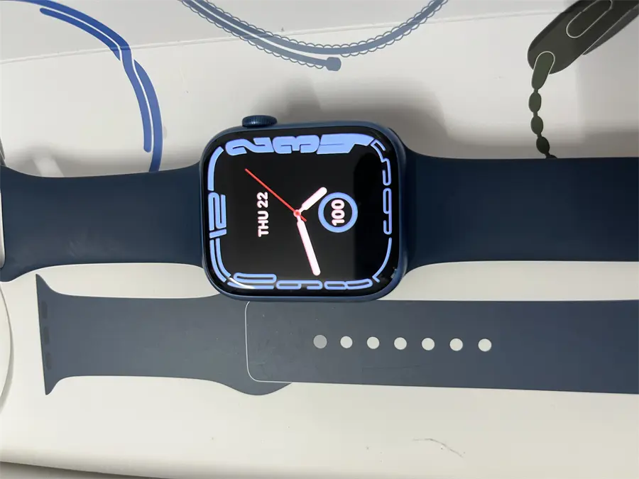 Khách hàng review Đồng hồ thông minh Apple Watch Series 7 GPS 45mm 5