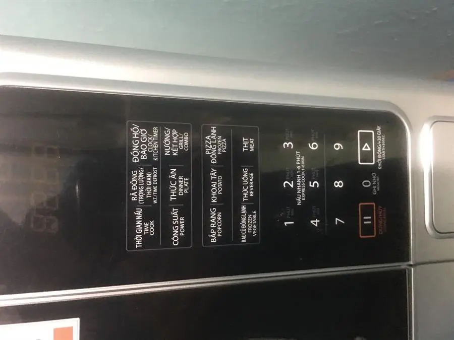 Khách hàng review Lò vi sóng có nướng Toshiba ER-SGS34(S1)VN 34 lít 2