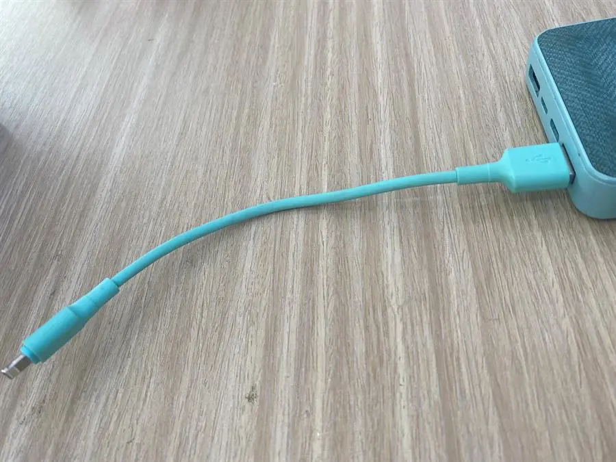Khách hàng review Cáp Lightning 0.2m AVA LTPL-01 1