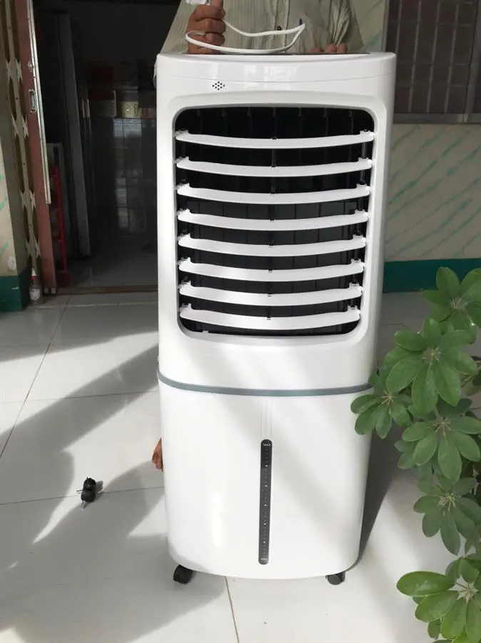 Khách hàng review Quạt điều hòa Midea AC200-17JR 200W 4