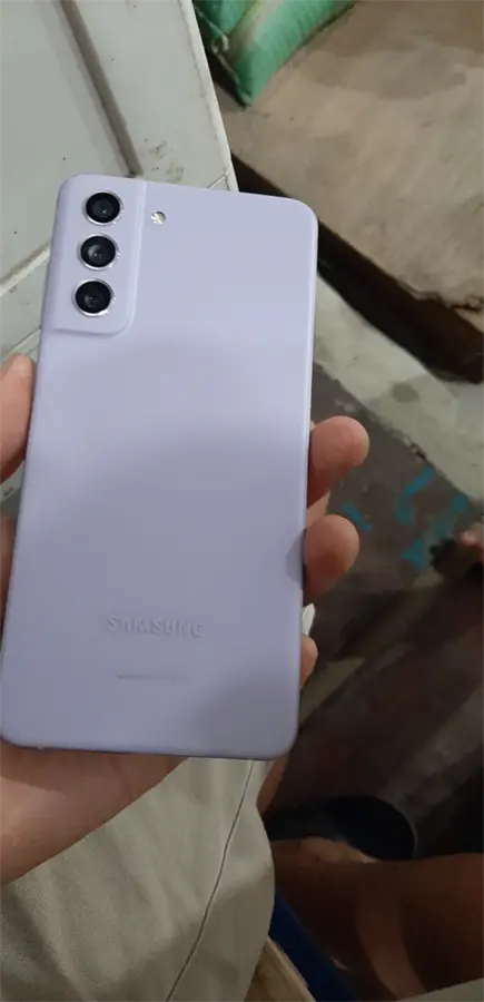 Khách hàng review Điện thoại Samsung Galaxy S21 FE 5G (8GB/128GB) 12