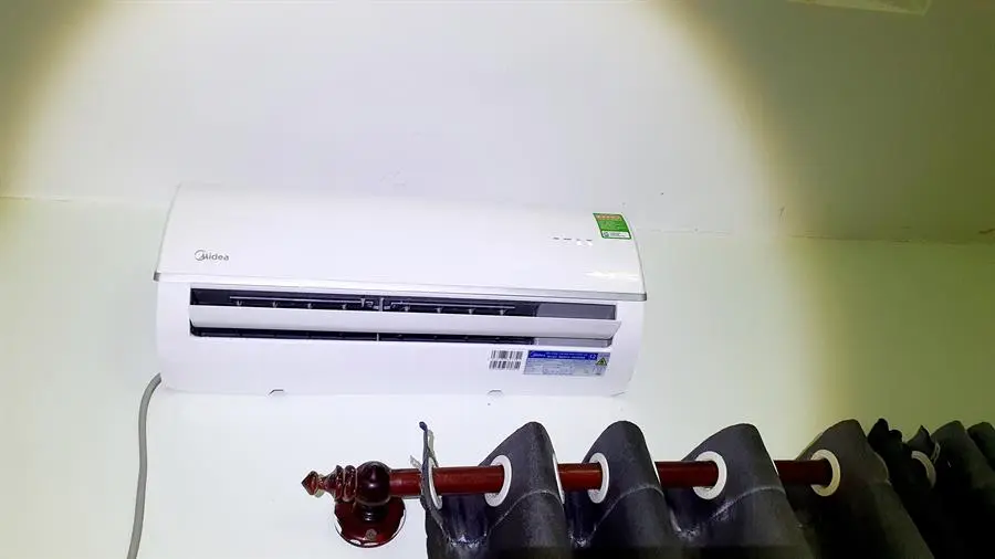 Khách hàng review Điều hòa Midea Inverter 9000 BTU MSAFA-10CRDN8 57