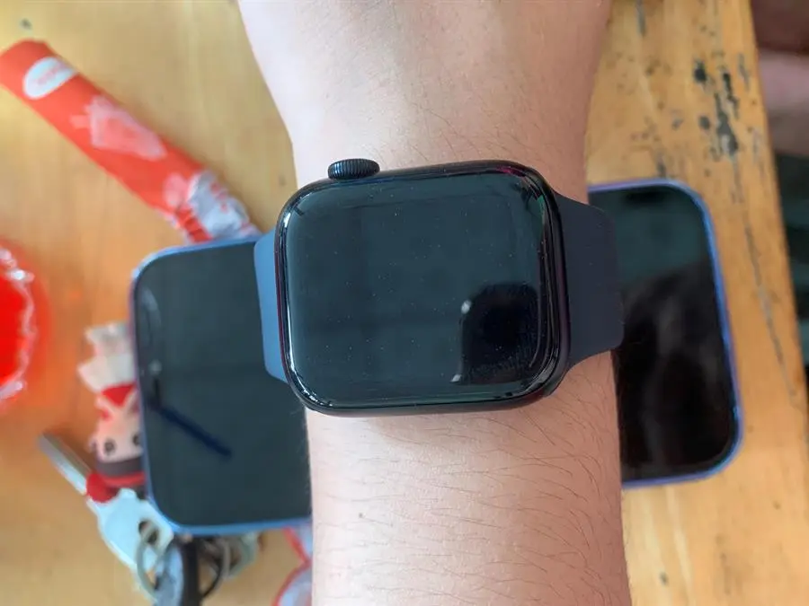 Khách hàng review Apple Watch Series 7 GPS 41mm 3
