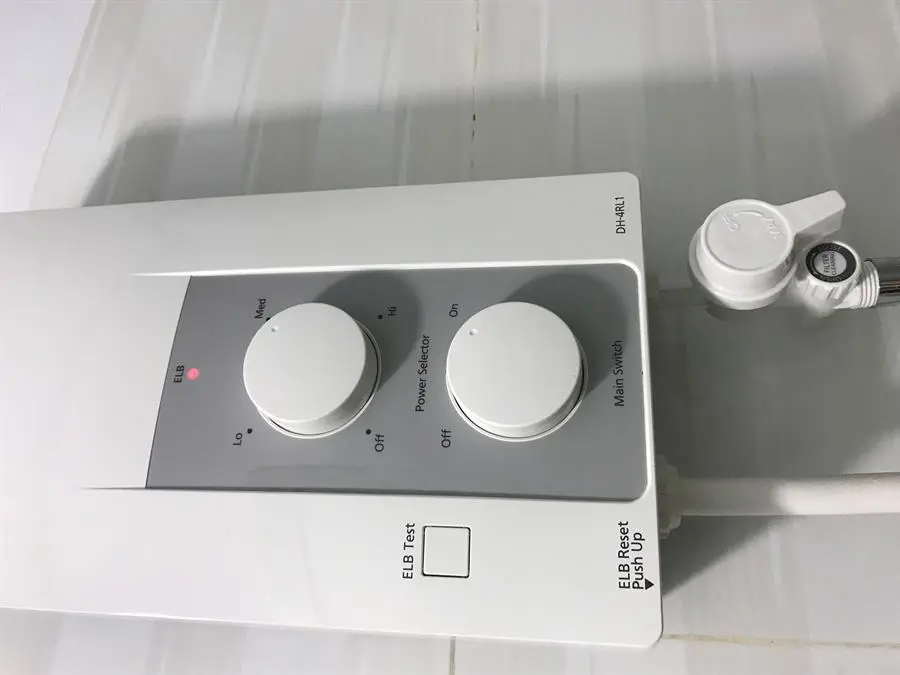 Khách hàng review Máy nước nóng trực tiếp Panasonic 4500W DH-4RL1VW 10