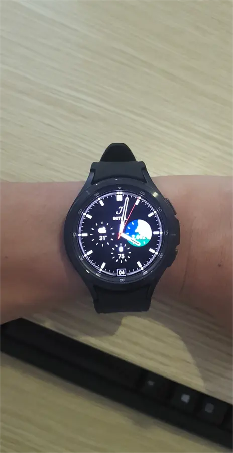 Khách hàng review Đồng hồ thông minh Samsung Galaxy Watch4 LTE Classic 46mm Đen 14