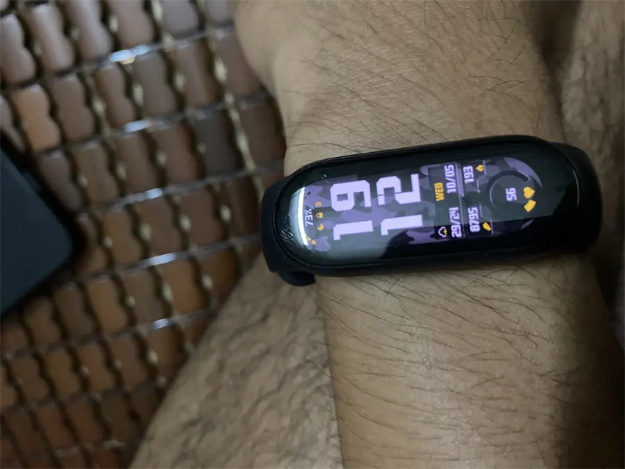 Khách hàng review Vòng đeo tay thông minh Mi Band 6 Đen 4