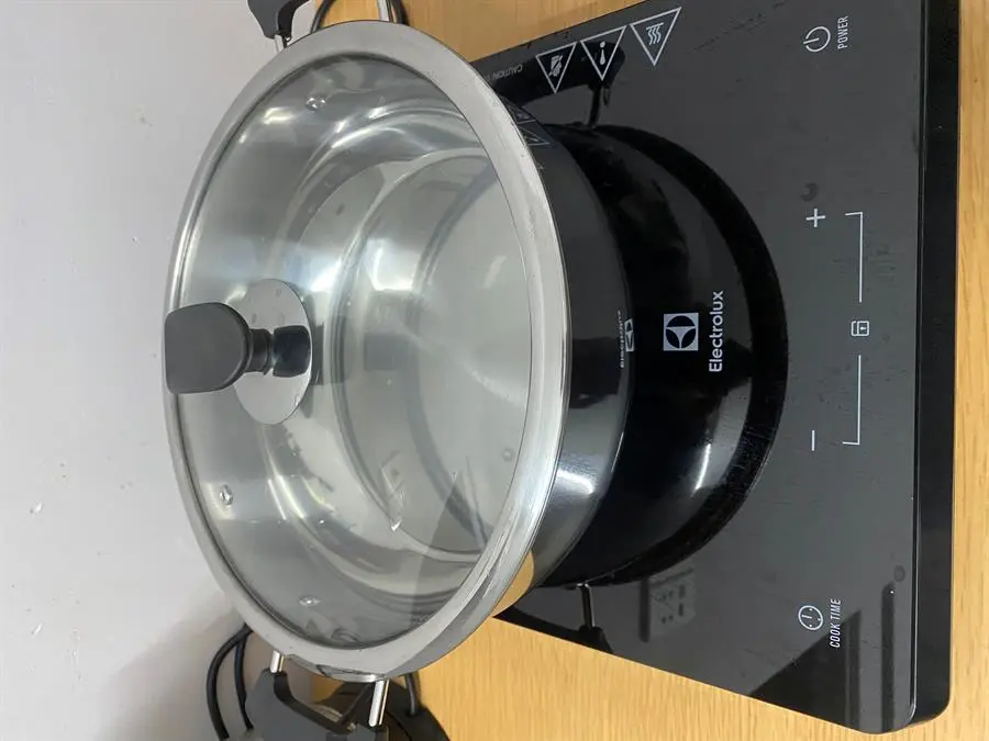 Khách hàng review Bếp từ đơn Electrolux ETD29MKC 2000W 10