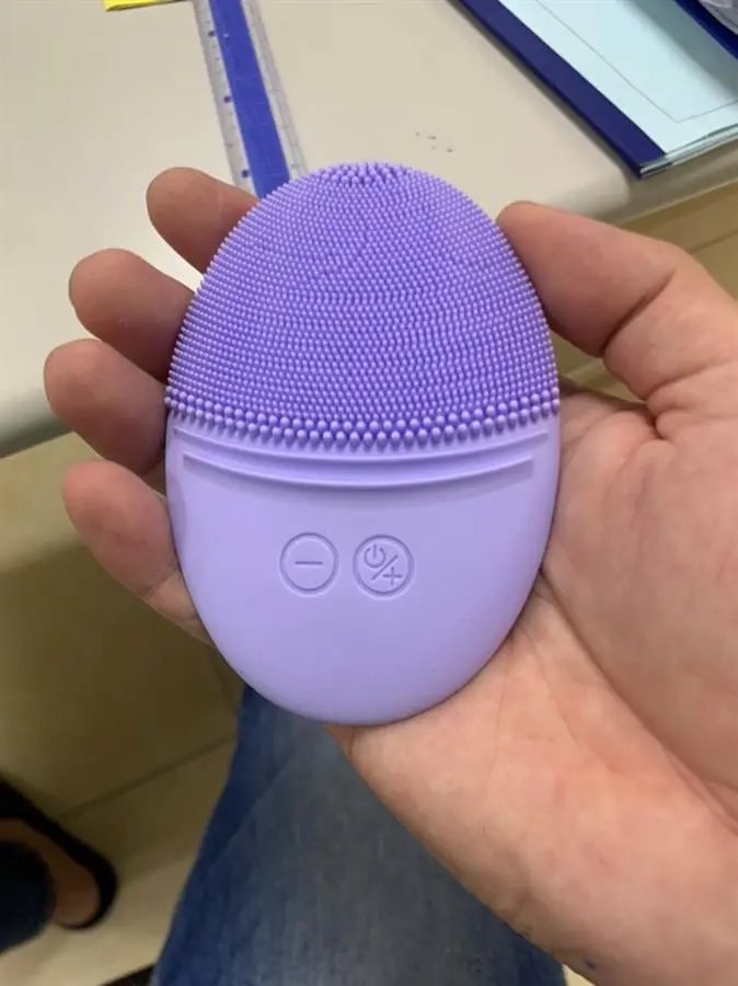 Khách hàng review Máy rửa mặt và massage K.SKIN KD303 2