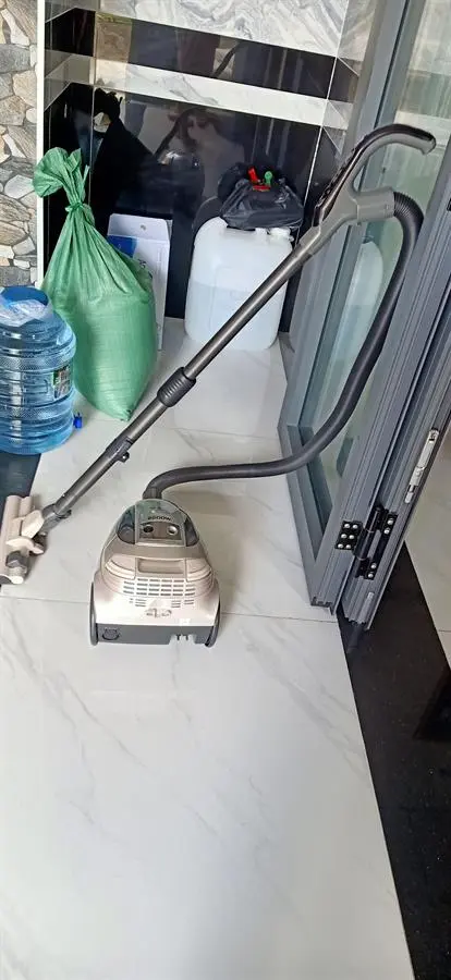 Khách hàng review Máy hút bụi dạng hộp Hitachi CV-SU22V RC 4