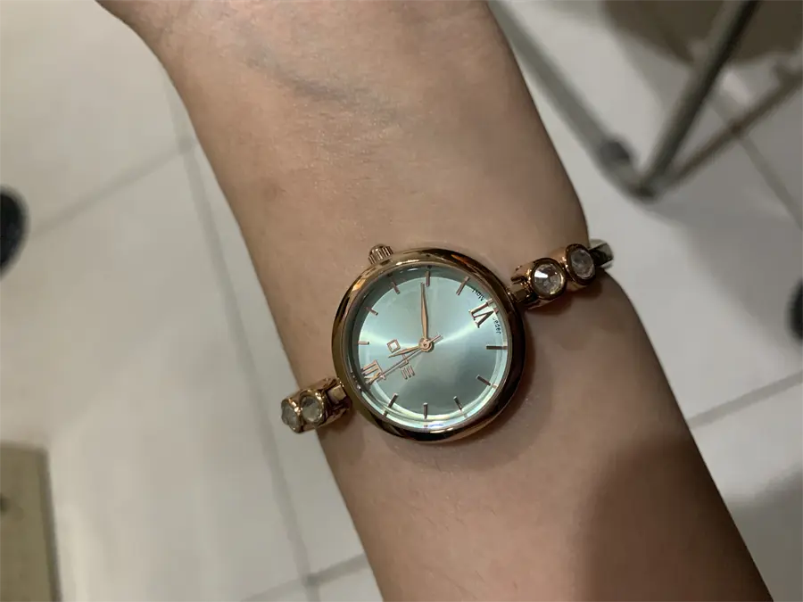 Khách hàng review Đồng hồ ELIO Xmas 26 mm Nữ ES100-02 5