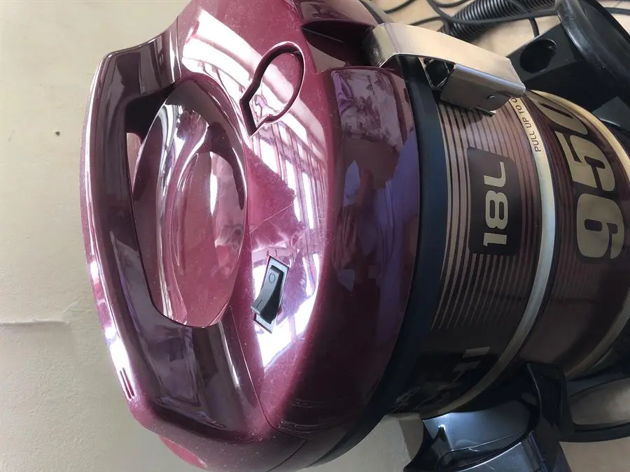 Khách hàng review Máy hút bụi công nghiệp Hitachi CV-950F WR 1
