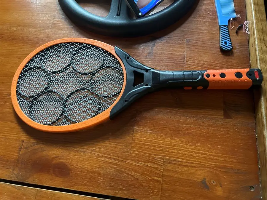Khách hàng review Vợt muỗi Comet CP040 3