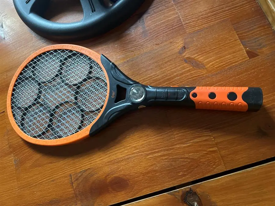 Khách hàng review Vợt muỗi Comet CP040 4