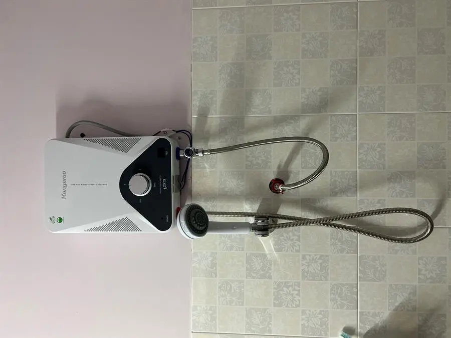 Khách hàng review Máy nước nóng trực tiếp Kangaroo 4000W KG589GP 3