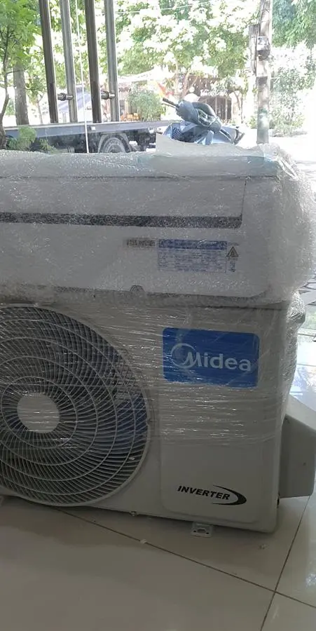 Khách hàng review Điều hòa Midea Inverter 9000 BTU MSAFA-10CRDN8 54