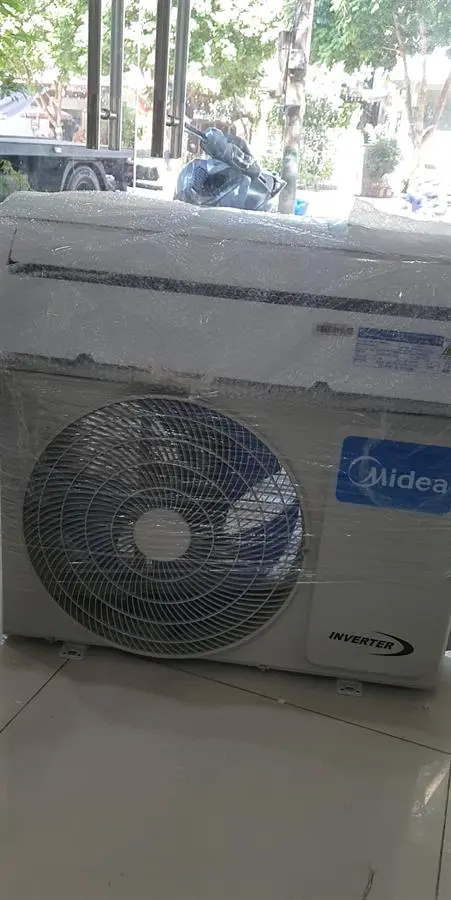 Khách hàng review Điều hòa Midea Inverter 9000 BTU MSAFA-10CRDN8 55