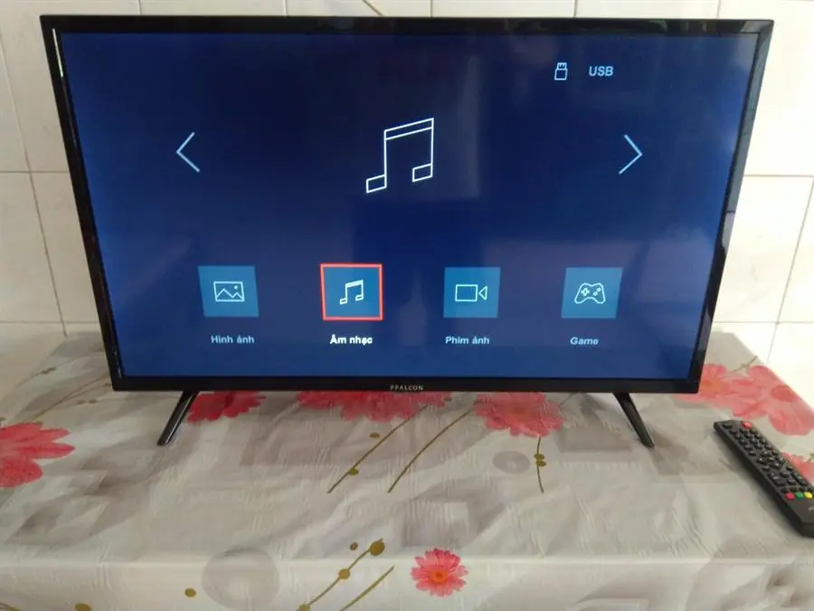 Khách hàng review Tivi FFalcon 32 inch 32F1 4