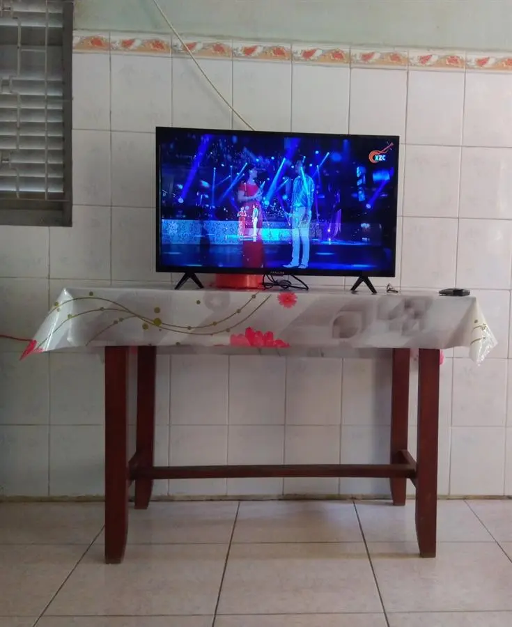 Khách hàng review Tivi FFalcon 32 inch 32F1 5