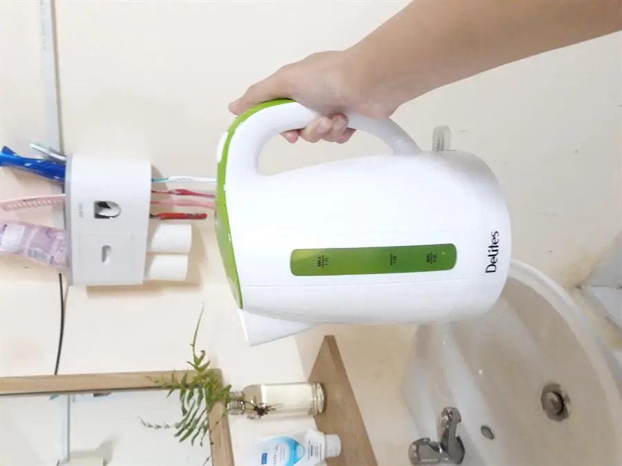 Khách hàng review Bình đun siêu tốc Delites 1.7 lít ST17P01WG Xanh lá 2