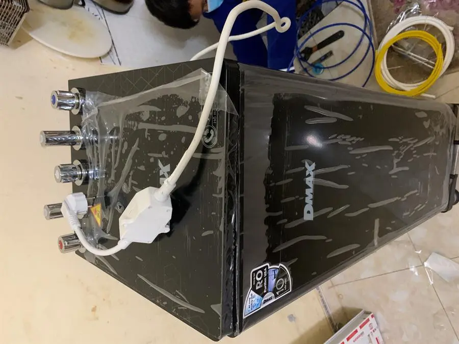 Khách hàng review Máy lọc nước RO nóng nguội lạnh Dmax LNT003 10 lõi 2