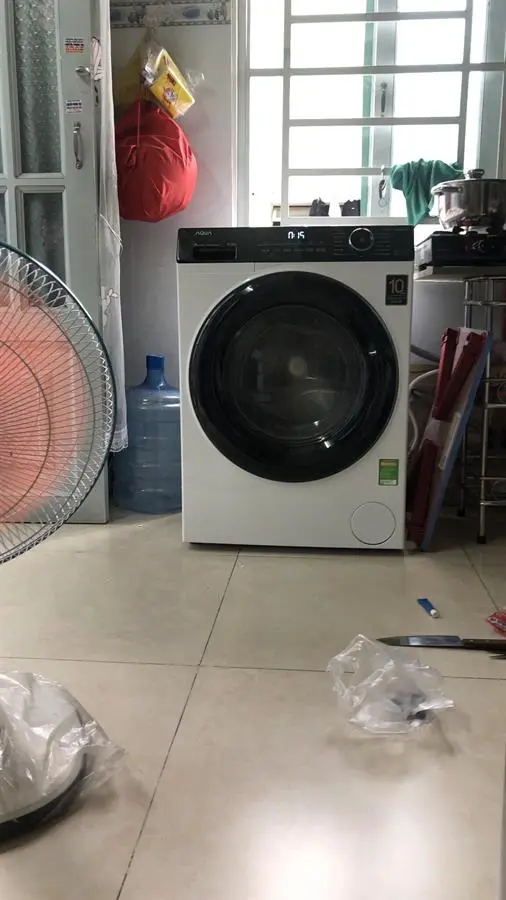 Khách hàng review Máy giặt Aqua Inverter 8 KG AQD-A800F W 11