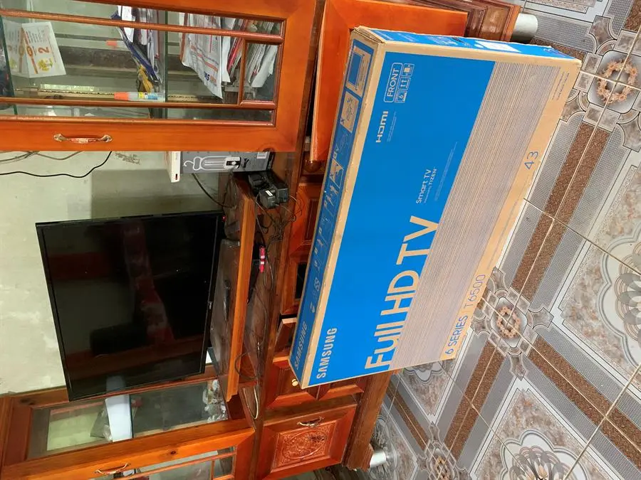 Khách hàng review Smart Tivi Samsung 43 inch UA43T6500 4