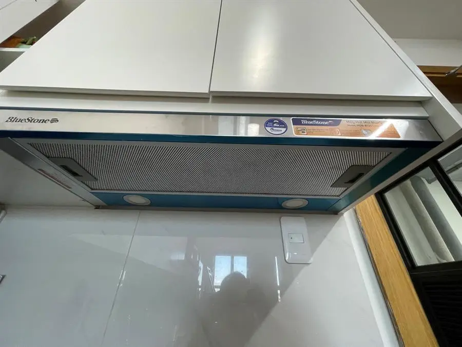 Khách hàng review Máy hút mùi âm tủ Kangaroo KG70BH1 5