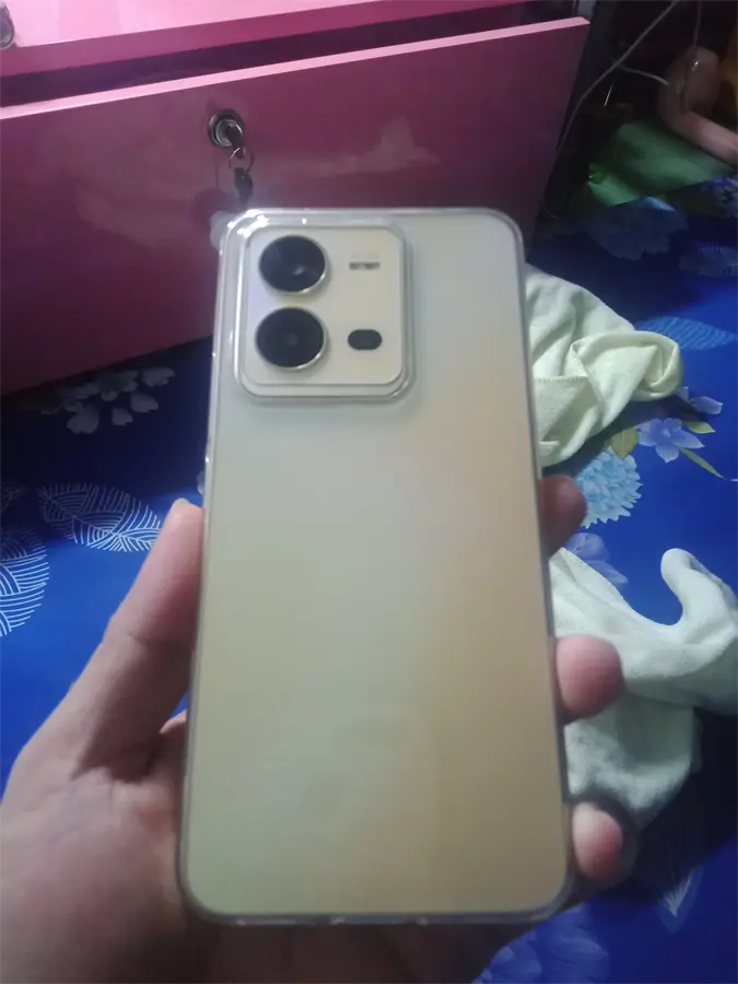 Khách hàng review Điện thoại vivo V25E 4