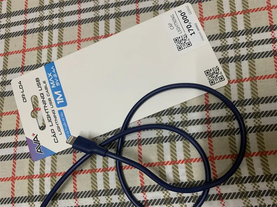 Khách hàng review Cáp Lightning 0.2m AVA  DR-L05 3