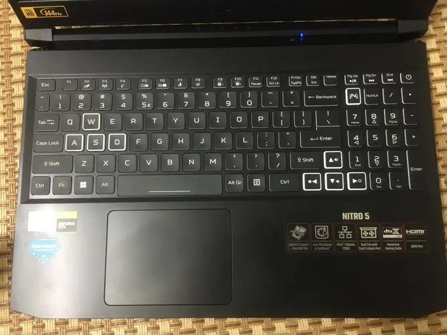 Khách hàng review Laptop Acer Nitro 5 Gaming AN515 45 R6EV R5 5600H/8GB/512GB/144Hz/4GB GTX1650/Win11 (NH.QBMSV.006) 13