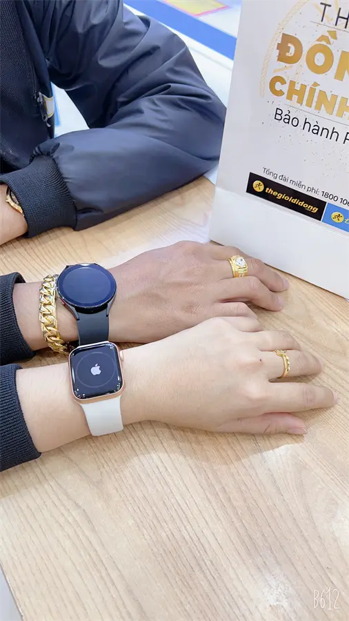 Khách hàng review Apple Watch SE GPS 40mm 7