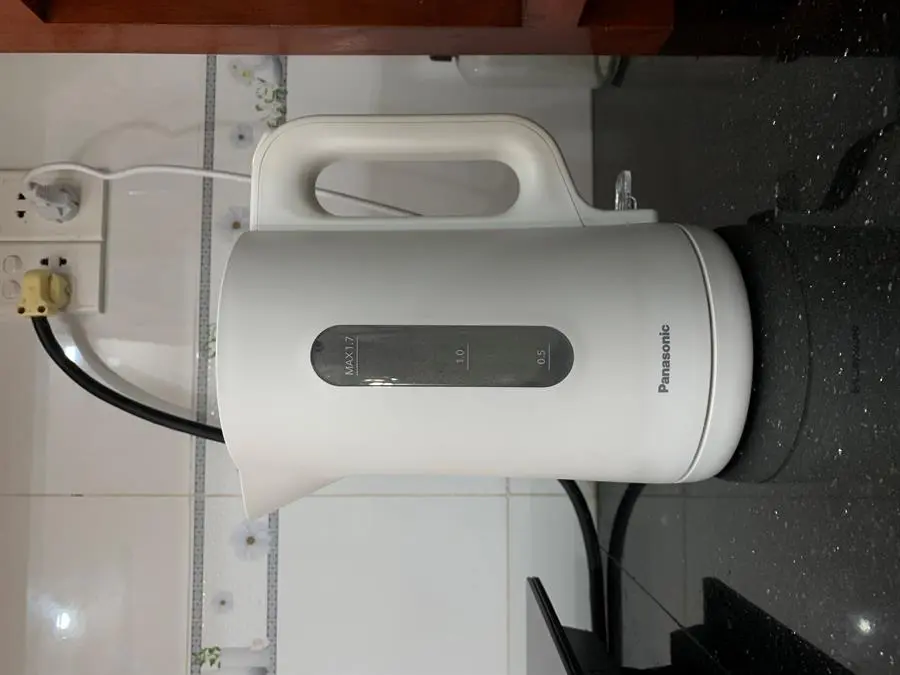 Khách hàng review Bình đun siêu tốc Panasonic 1.7 lít NC-K101WRA 5