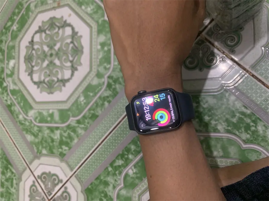 Khách hàng review Apple Watch SE GPS 40mm 6