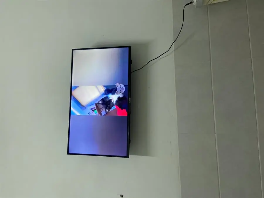 Khách hàng review Android Tivi FFalcon 4K 43 inch 43UF2 3