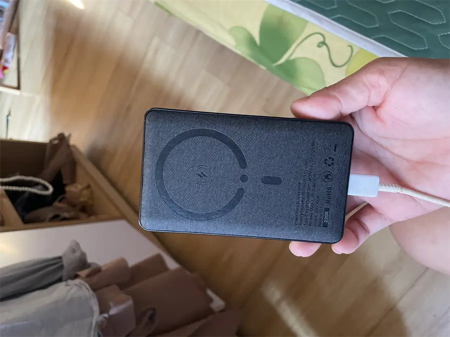 Khách hàng review Pin sạc dự phòng Polymer 10000mAh không dây Magnetic Type C PD 20W Xmobile PowerLite P181P 7