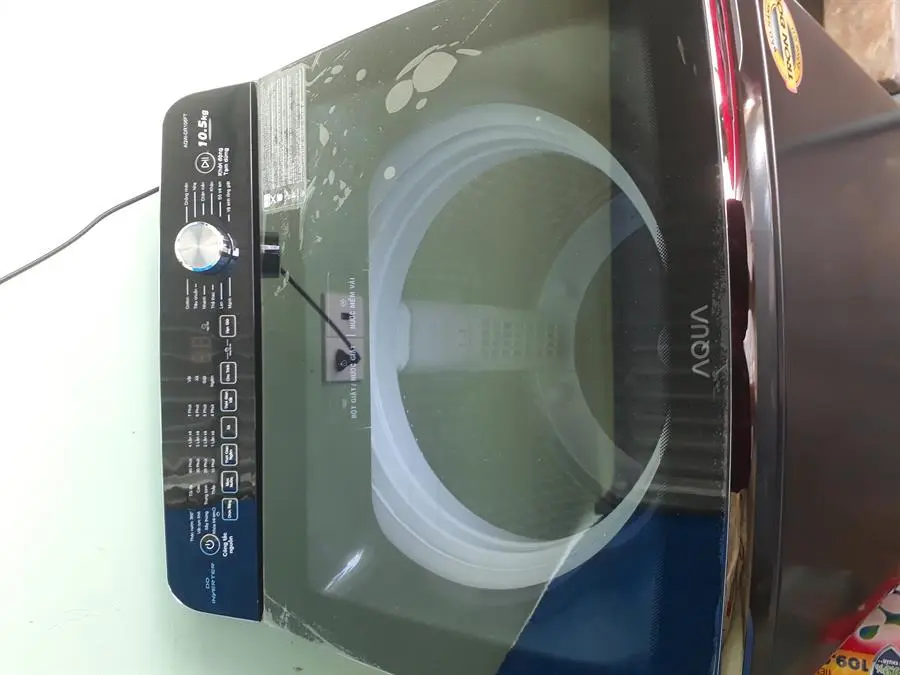 Khách hàng review Máy giặt Aqua Inverter 10.5 KG AQW-DR105FT BK 14