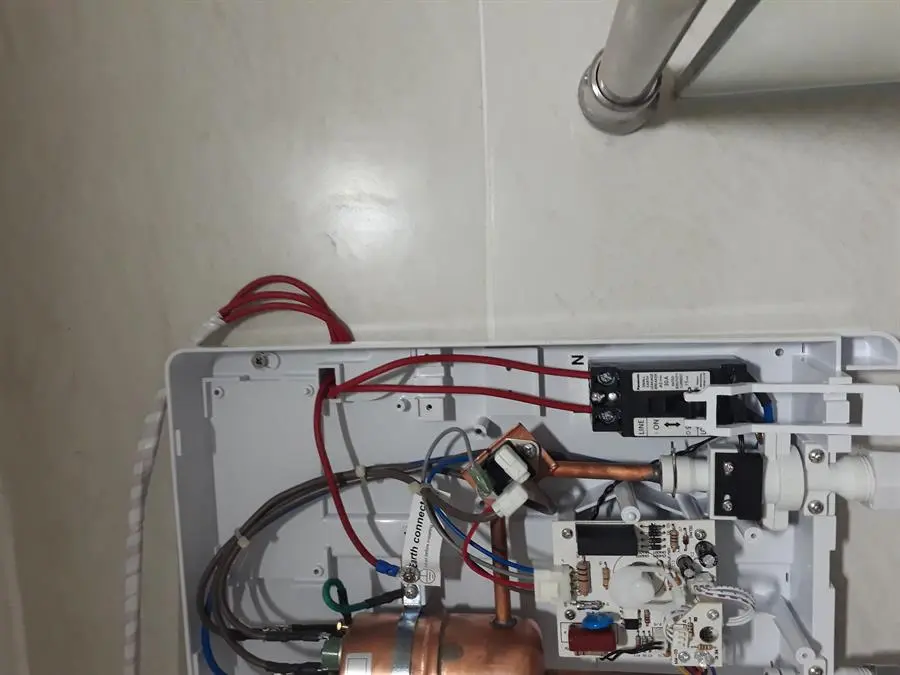 Khách hàng review Máy nước nóng trực tiếp Casper 4500W EN-45TH11 29