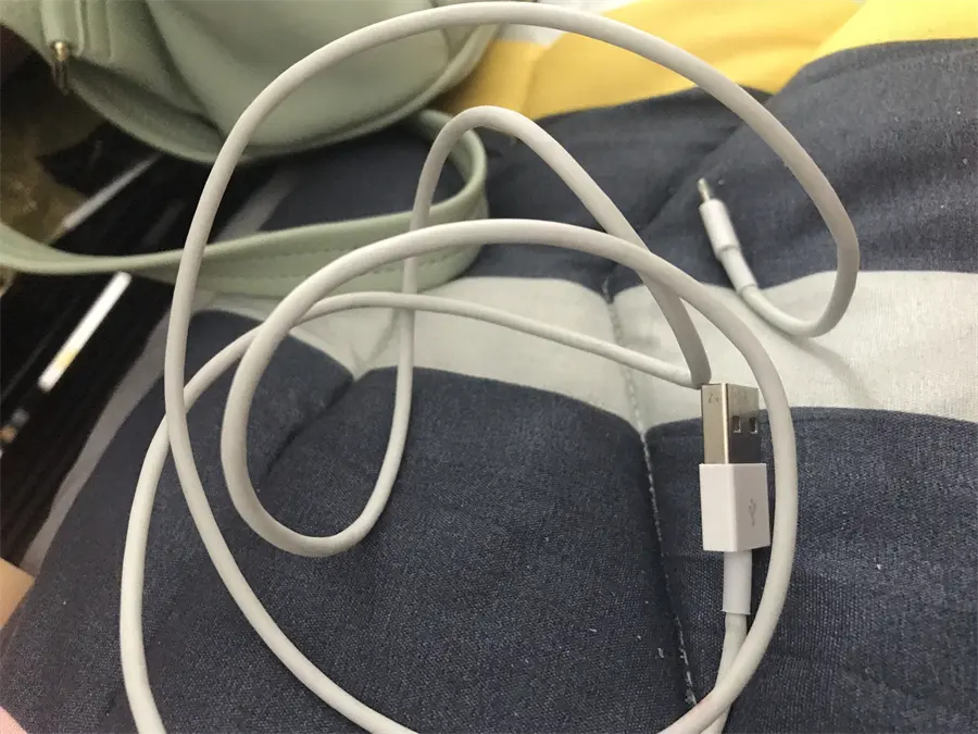 Khách hàng review Adapter sạc USB 5W AVA  DS016 3
