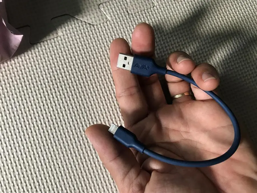 Khách hàng review Cáp Lightning 0.2m AVA  DR-L05 2