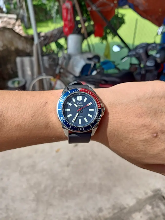 Khách hàng review Đồng hồ Q 3