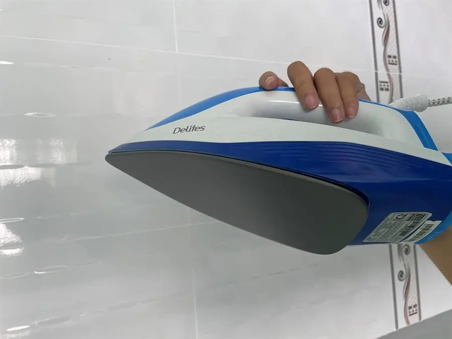 Khách hàng review Bàn ủi khô Delites HJ-8057B 1300W 5
