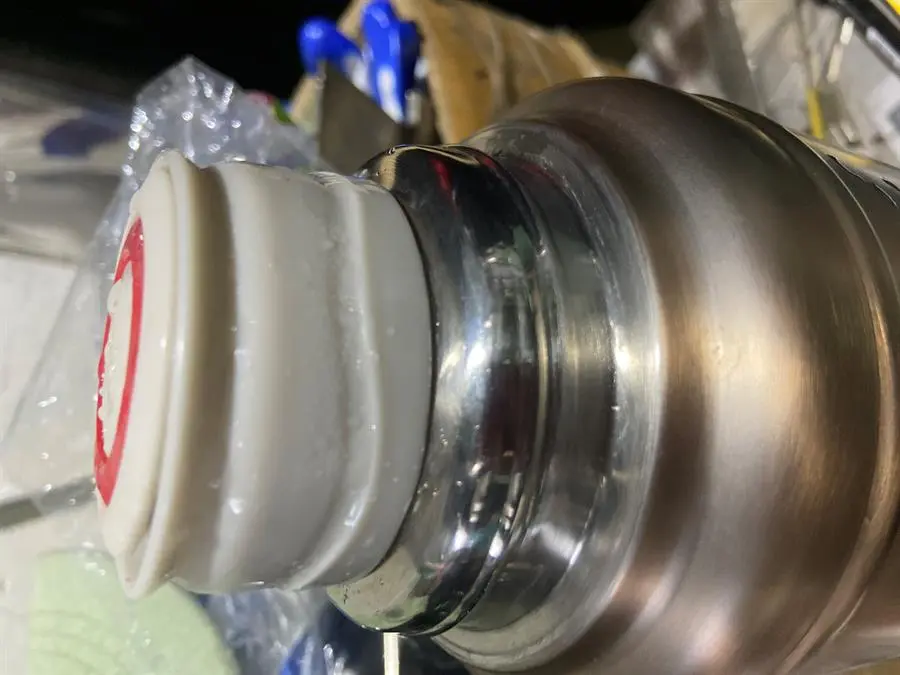 Khách hàng review Bình giữ nhiệt inox 1200 ml Delites BT006 vàng 1