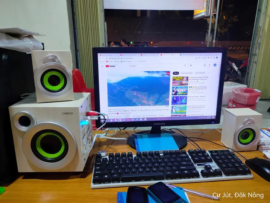 Khách hàng review Loa vi tính Enkor E300 Plus 11