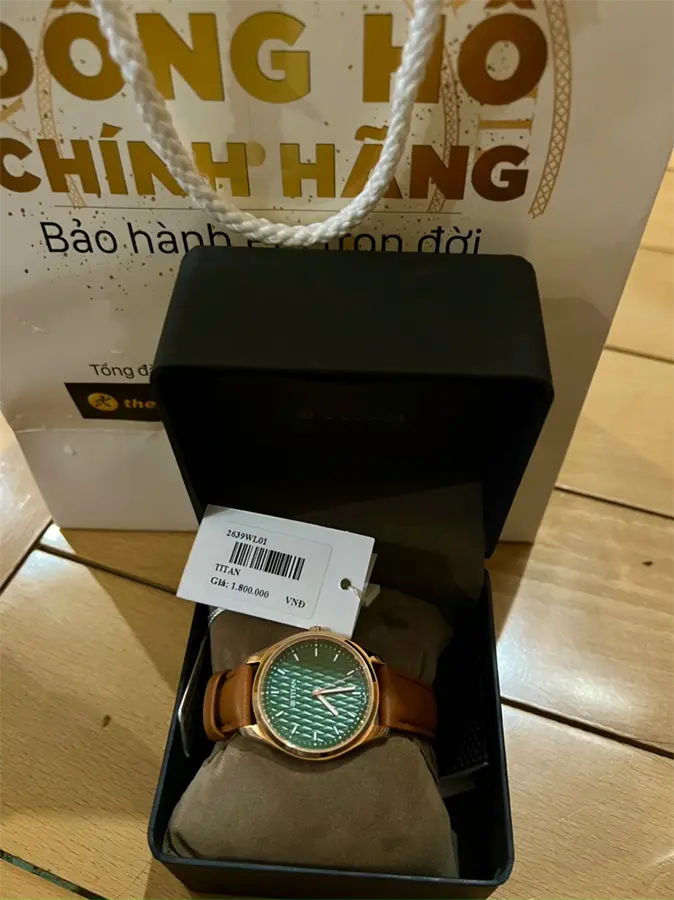Khách hàng review Đồng hồ TITAN 33 mm Nữ 2639WL01 1