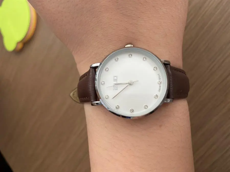 Khách hàng review Đồng hồ ELIO 29 mm Nữ EL111-02 2